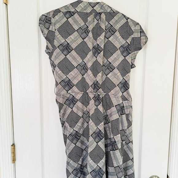 Banana Republic Petite Geometric Wrap Dress 8P - Picture 5 of 5